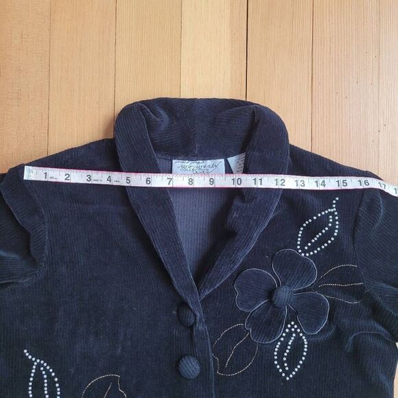 Vintage 80s black corduroy floral beaded embroidered blazer jacket button front - Picture 7 of 9